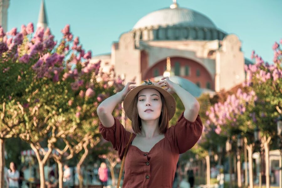 Istanbul: Private photoshoot at Hagia Sophia&Blue Mosque - Hagia Sophia: a powerful first backdrop