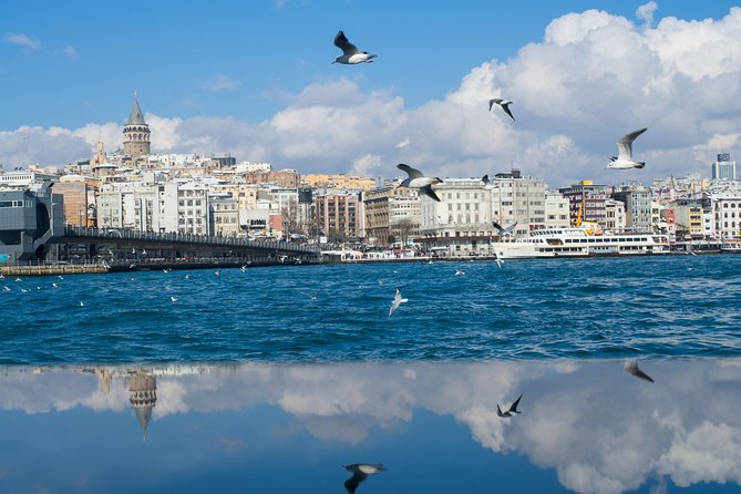 Istanbul Street Photo Tour - Galata Bridge and the pleasure of geometry