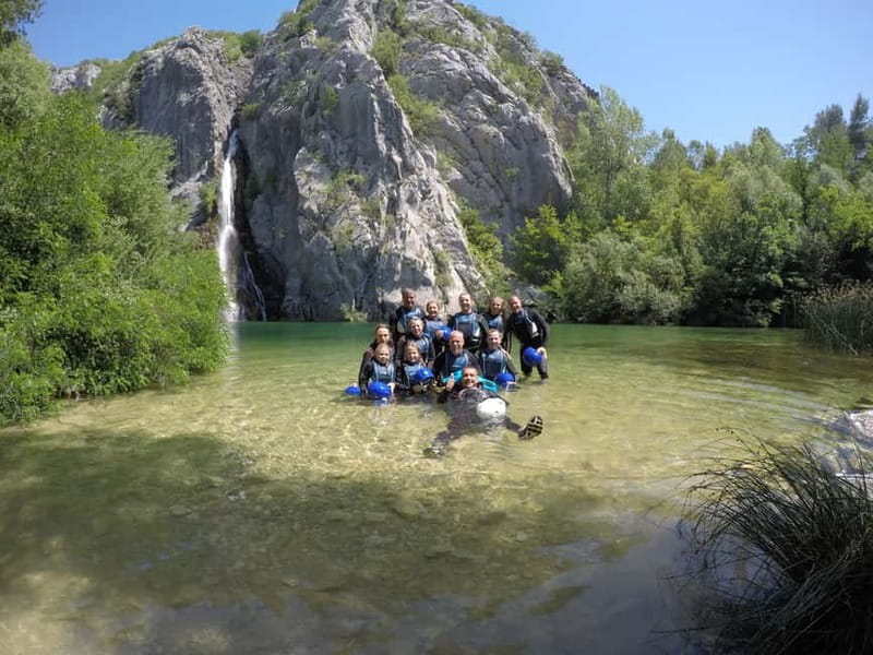 Iz Omisa: Extremni Canyoning na rijeci Cetini/ Free photos - From Omiš to Zadvarje, with a scenic start