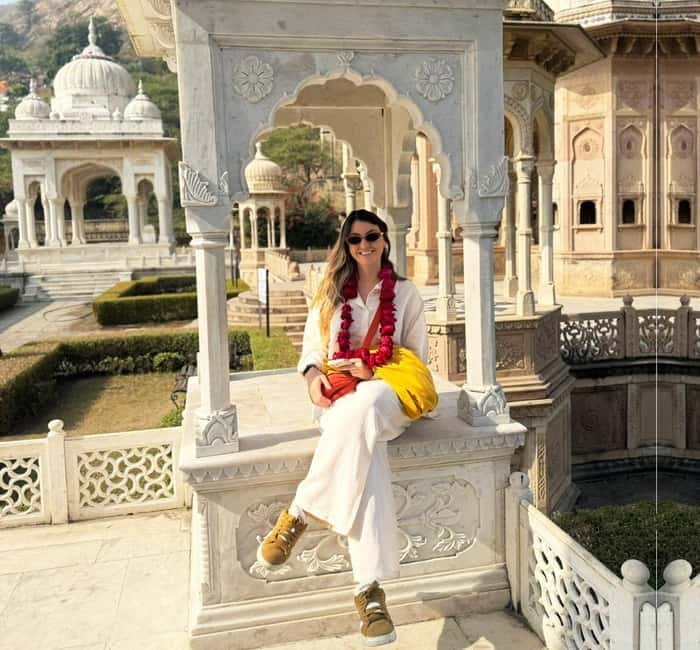 Jaipur: Private Half-Day Instagram Tour with Guide - A flower market for everyday Jaipur