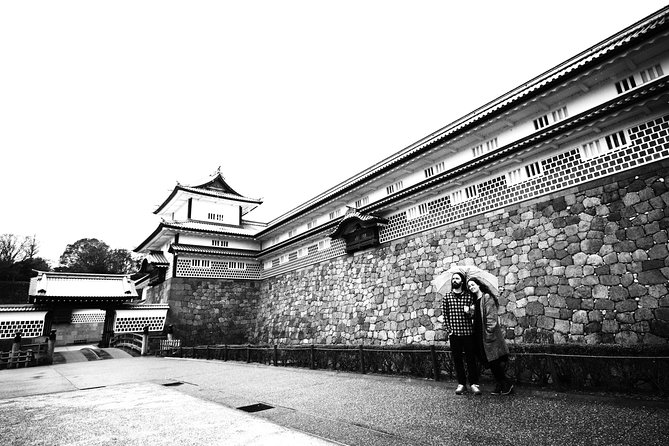 Kanazawa private half day/Photoshoot by professional photographer - Kanazawa Castle adds history and strong architectural lines