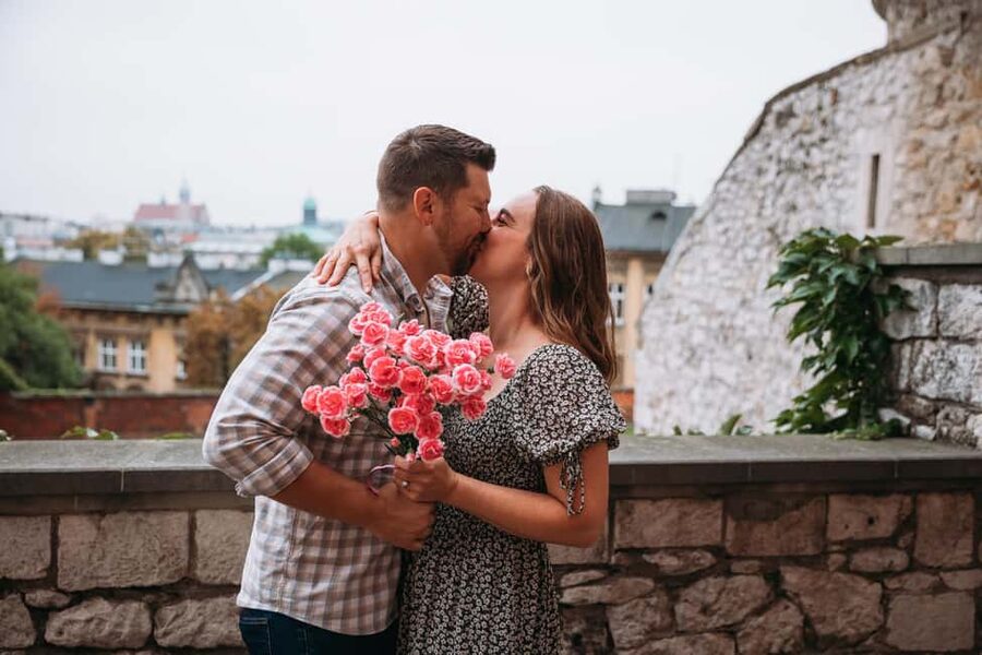 Krakow: Old Town Photoshoot with a Local Photographer - What recent experiences tell you about the photographer