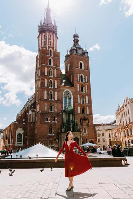 Krakow: Old Town Photoshoot with a Local Photographer - Meeting at St. Mary’s Basilica and the Hard Rock Cafe