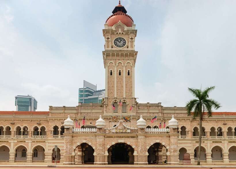 Kuala Lumpur: Half-Day Photo Tour with Petronas Twin Towers - Two tower views, one busy half-day