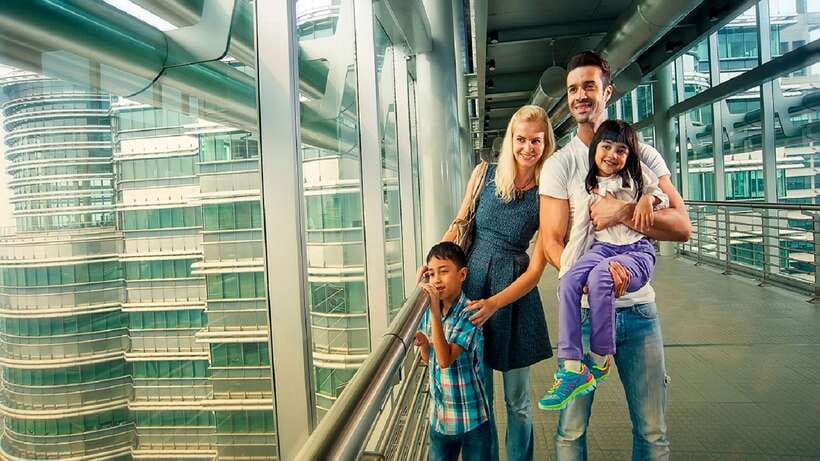 Kuala Lumpur: Half-Day Photo Tour with Petronas Twin Towers - Thean Hou Temple and three faith traditions