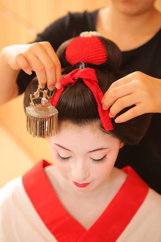 Kyoto: Maiko Makeover and Photoshoot Experience - Finding the studio near Kiyomizu