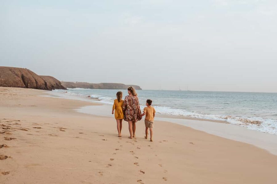 Lanzarote: Puerto del Carmen Photoshoot with Video Option - The 60-minute Premium session