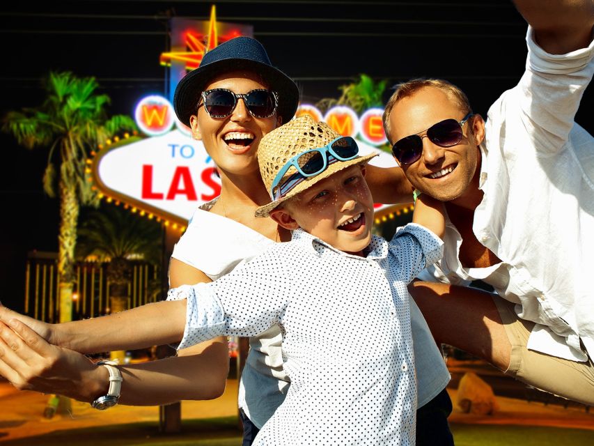 Las Vegas: Las Vegas Sign + 7 Magic Mountains + Photoshoot - The guide can shape the whole outing