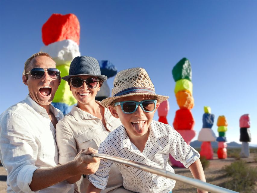 Las Vegas: Las Vegas Sign + 7 Magic Mountains + Photoshoot - Who will enjoy this tour most