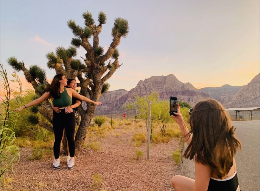 Las Vegas: Sunset Hike and Photography Tour Near Red Rock - The hike can fit active beginners and older groups