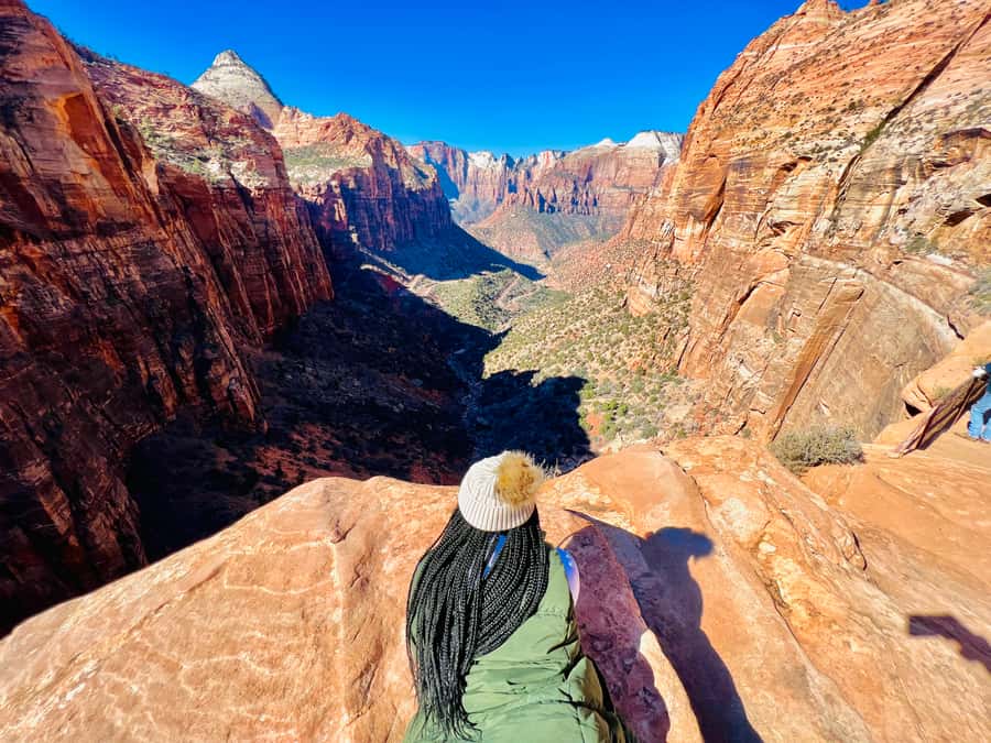 Las Vegas: VIP Guided Photography & Hiking Tour of Zion NP - Driving through Carmel Tunnel changes the view