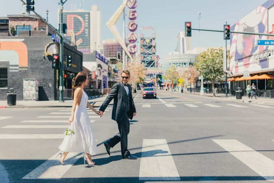 Las Vegas: Wedding Chapel Photography Session - During the ceremony: recording the part you cannot repeat