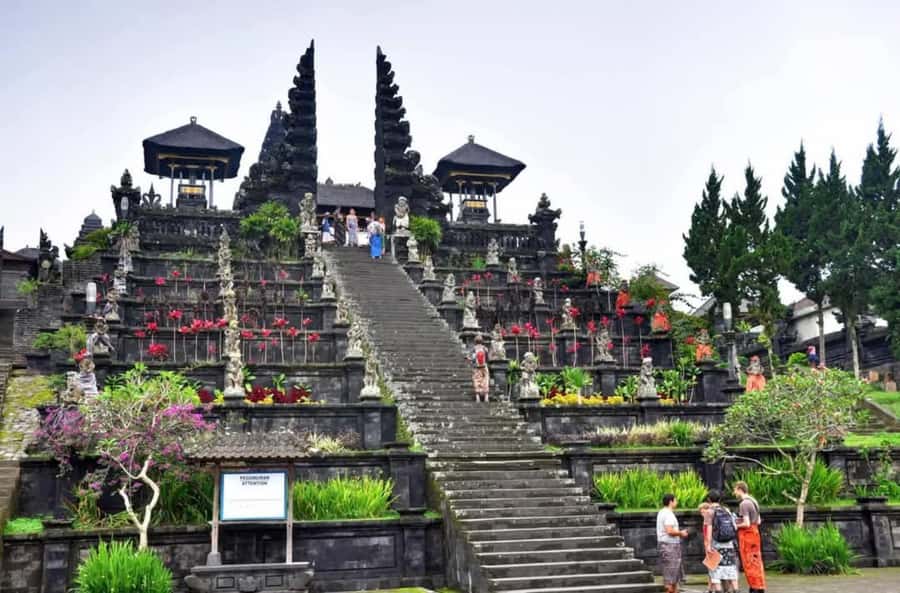 Lempuyang Gate Heaven: Best Famous Spots for Instagram - Besakih makes the day more cultural
