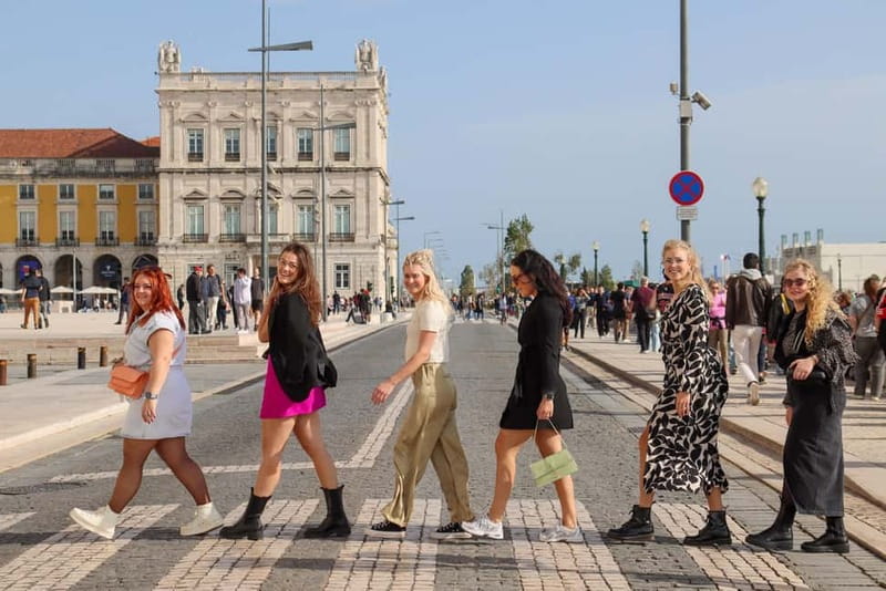 Lisbon: Bachelorette Party Photoshoot Tour - Casa dos Bicos for Lisbon character