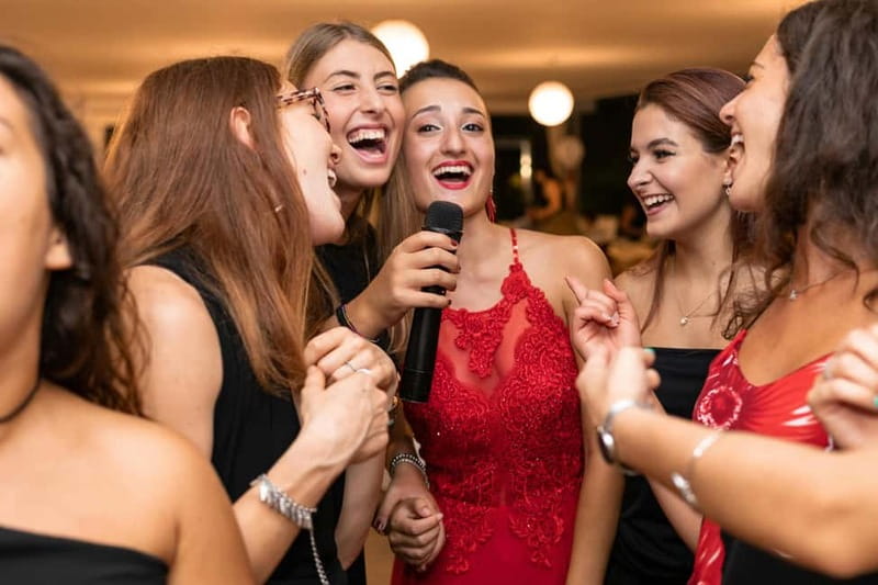 Lisbon: Bachelorette Party Photoshoot Tour - The 25 edited photos and what they mean