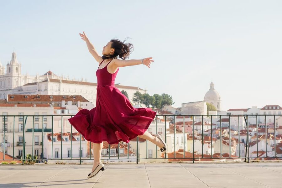 Lisbon: Cinematic Photoshoot with Local Photographer Guide - Lisbon as your cinematic backdrop