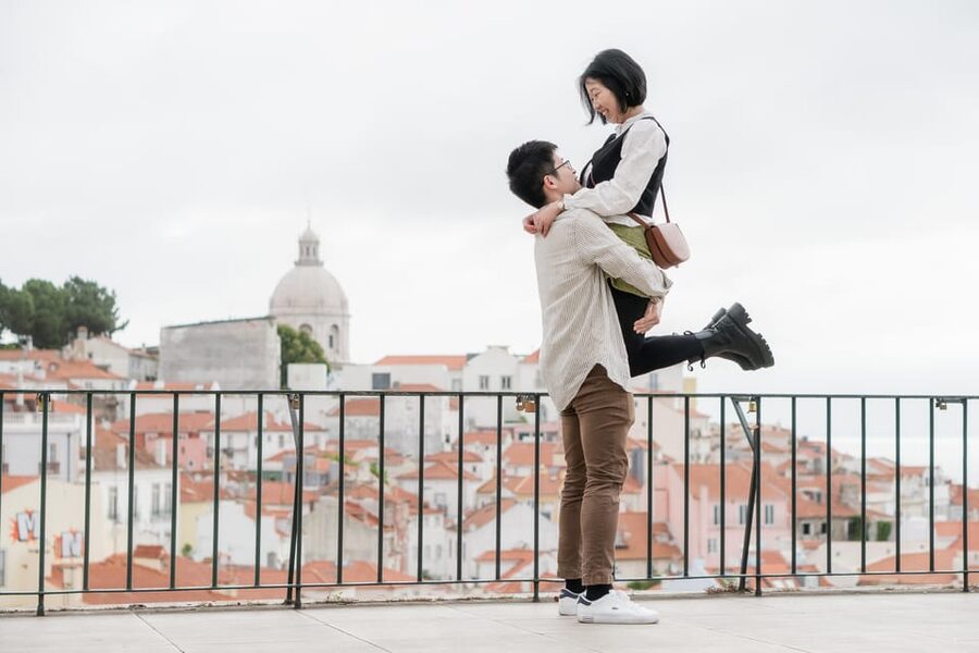 Lisbon: Cinematic Photoshoot with Local Photographer Guide - Praça do Comércio: a grand opening frame