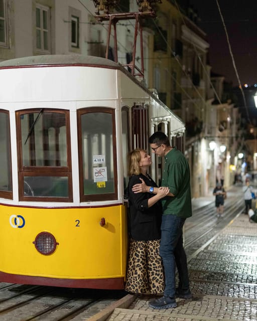 Lisbon lights: A Cinematic Photoshoot at night - How the one-hour photo walk works