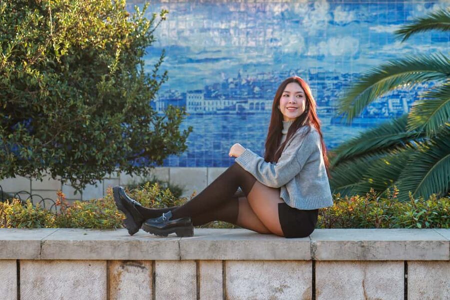 Lisbon: Photoshoot + Video in Alfama | Santa Luzia - Who will enjoy it most