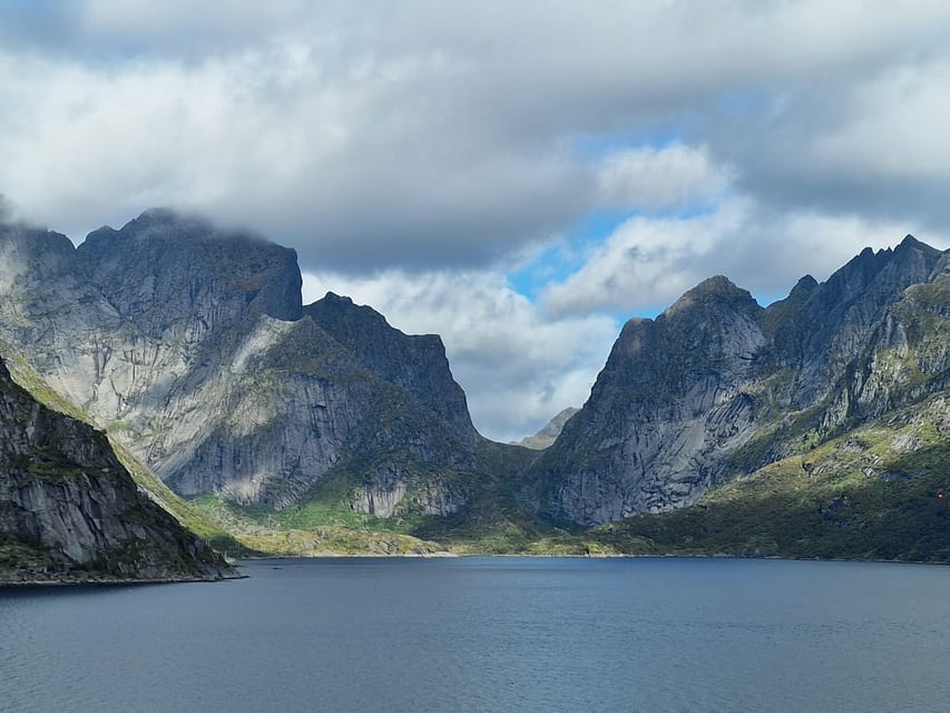 Lofoten: Reine, Hamnøy, and Skariskøya Photo Tour - Hamnøy and the famous red cabins