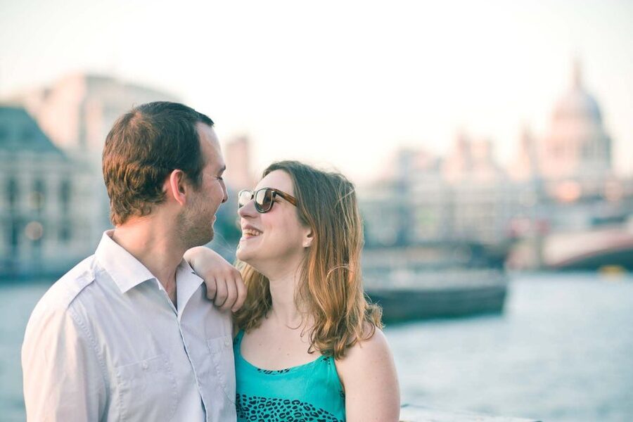 London 1- or 2-Hour Professional Photo Shoot - Royal London: Buckingham Palace to South Bank