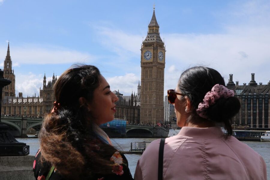 London: Insta Worthy Photoshoot Tour (customisable) - A London photo session built around you