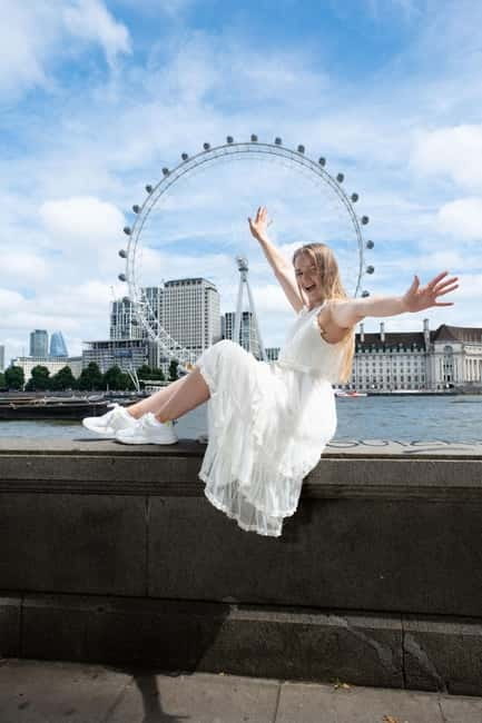 London Photoshoot 1 Hour - Customisable - Starting at Foyles Royal Festival Hall