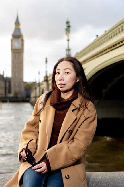 London: Private Photo Session at Iconic Landmarks - Big Ben and Westminster Bridge for classic London photographs