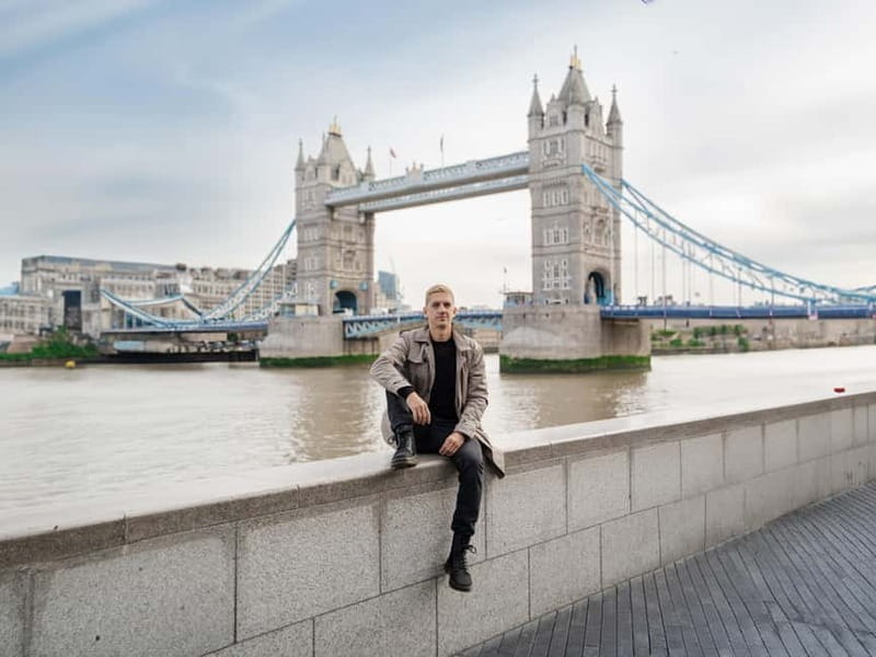 London: Private travel vacation photoshoot -Romantic Special - Nearby views of the Thames, London Eye, and Westminster Bridge