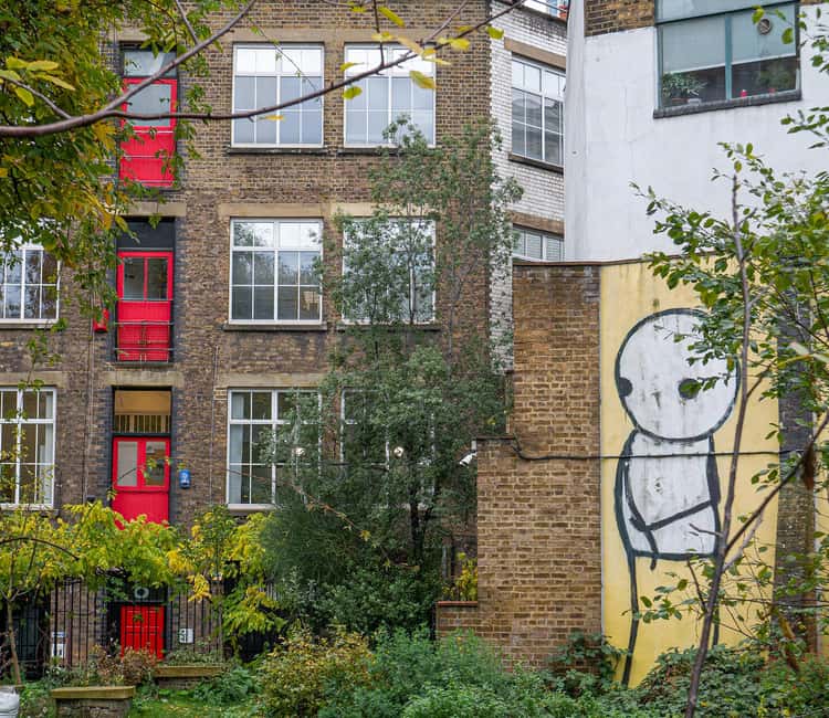 London: West End Photography Walking Tour with Guide - A secret garden away from the main routes