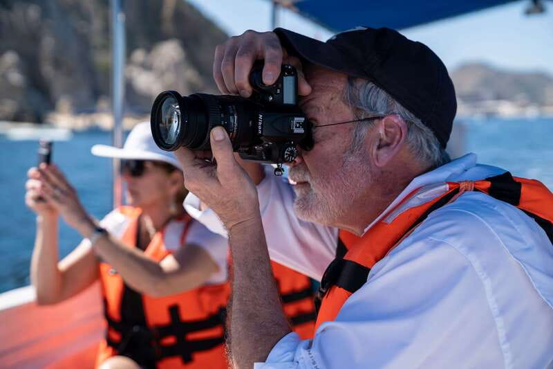 Los Cabos: Whale Watching (Transport and Pictures Included) - Two hours searching for whales