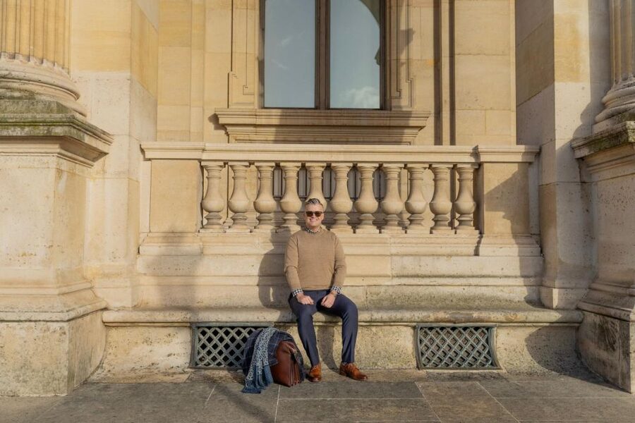Louvre area photo shoot by Paris photographer - Palais-Royal: a quieter first setting