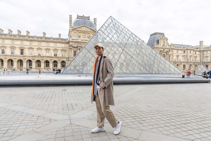 Louvre area photo shoot by Paris photographer - Simple ways to make 25 minutes count