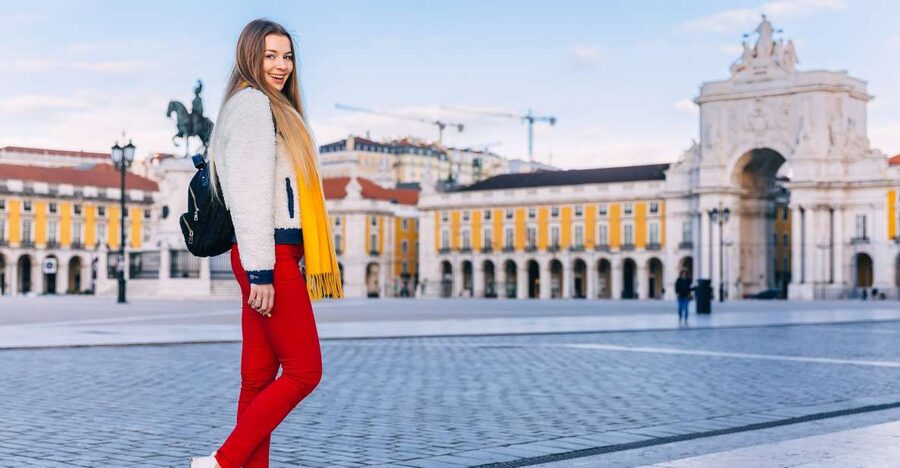 Loving Lisbon: Capture Your Memories with a Photoshoot! - Meeting your photographer under the Rua Augusta Arch
