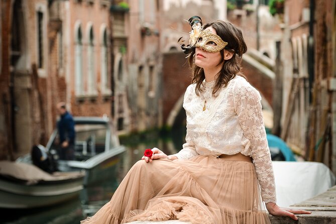 Luxurious Photoshoot in Venice - Finding Quieter Streets Near Campo Santa Maria Formosa