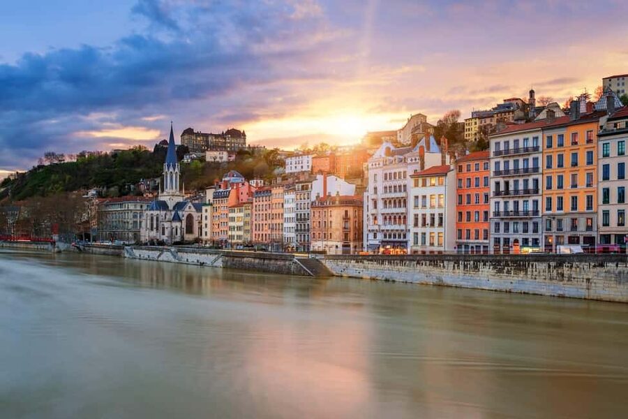 Lyon: Photoshoot Experience - A Lyon photoshoot built around your chosen setting