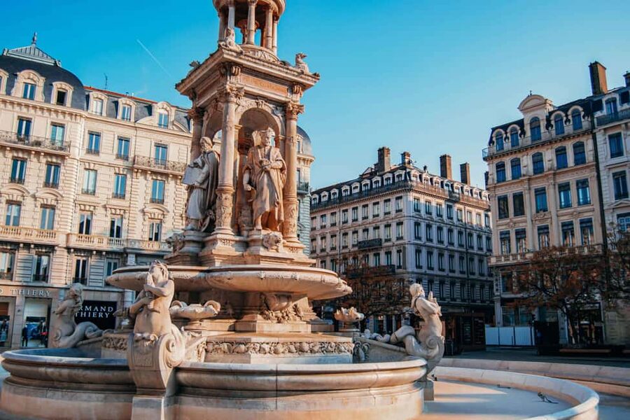 Lyon: Photoshoot Experience - The value of a private group of up to 15