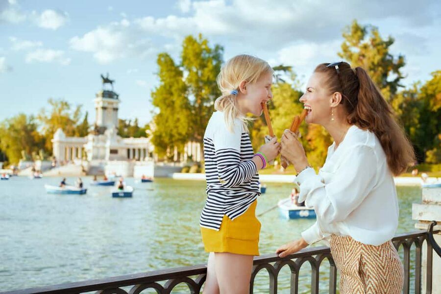 Madrid: El Retiro Park Private Photoshoot - Why El Retiro works so well for a photo session