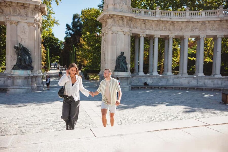 Madrid: El Retiro Park Private Photoshoot - Crystal Palace, the lake, and garden paths