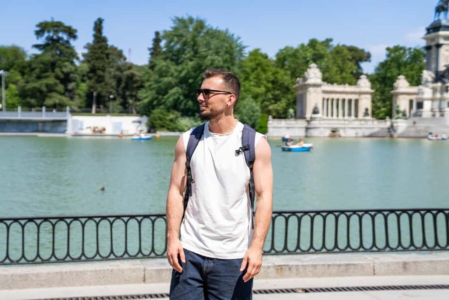 Madrid: El Retiro Park Private Photoshoot - Accessibility, cancellation, and planning details