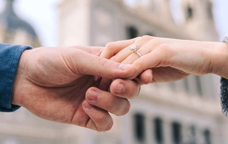 Madrid: Photoshoot for couples - The value of $106 per person