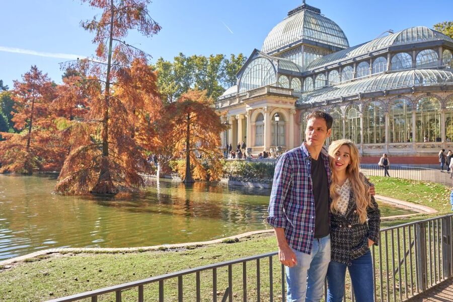 Madrid: Private Photoshoot at the Retiro Park - Who will enjoy this session most
