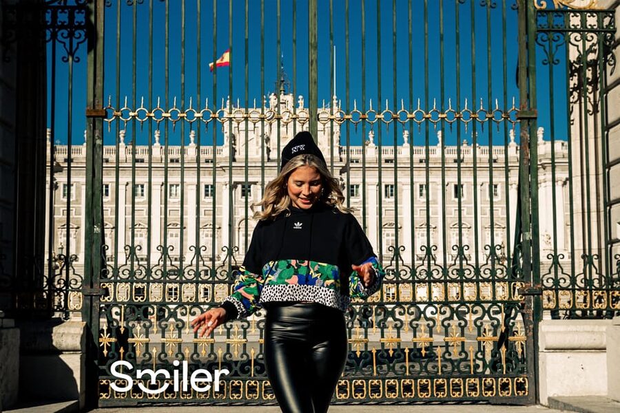 Madrid: Professional photoshoot at The Royal Palace - Why a Royal Palace photo session works