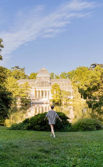 Madrid: Professional photoshoot in the Retiro park - Timing, flexibility, and access