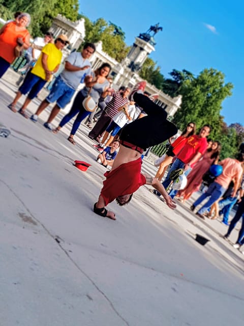 Madrid: Retiro Park Guided Tour with a Photographer - Why Retiro Park is worth a guided walk