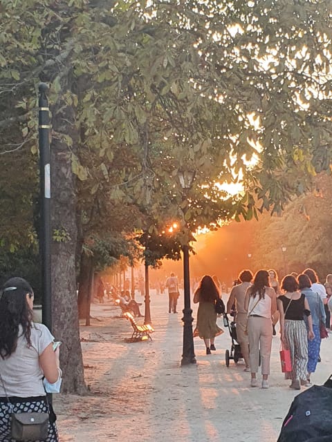 Madrid: Retiro Park Guided Tour with a Photographer - Starting at Plaza de la Independencia and Alcala Gate