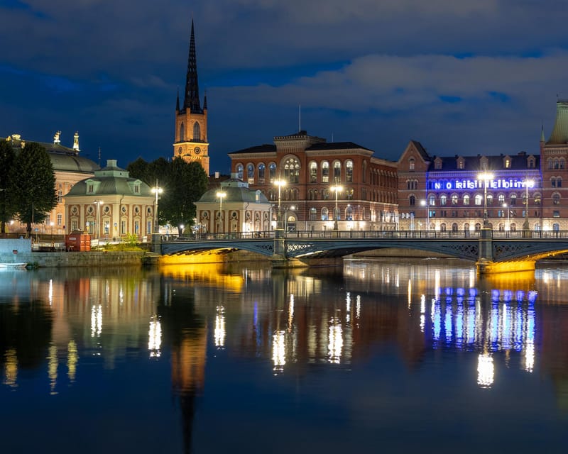 Magical ''Stockholm by Night'' Photo Walk - Equipment, walking comfort, and access
