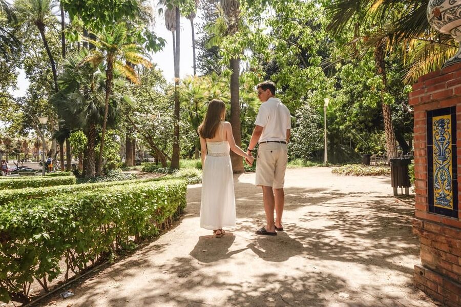 Málaga: Professional Photoshoot and City Tour - Booking, timing, and cancellation