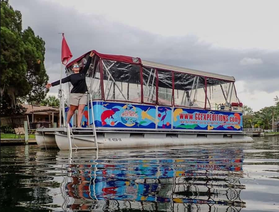 Manatee Snorkeling Tour with in water Guide and photographer - Why Crystal River is the right place for manatee viewing