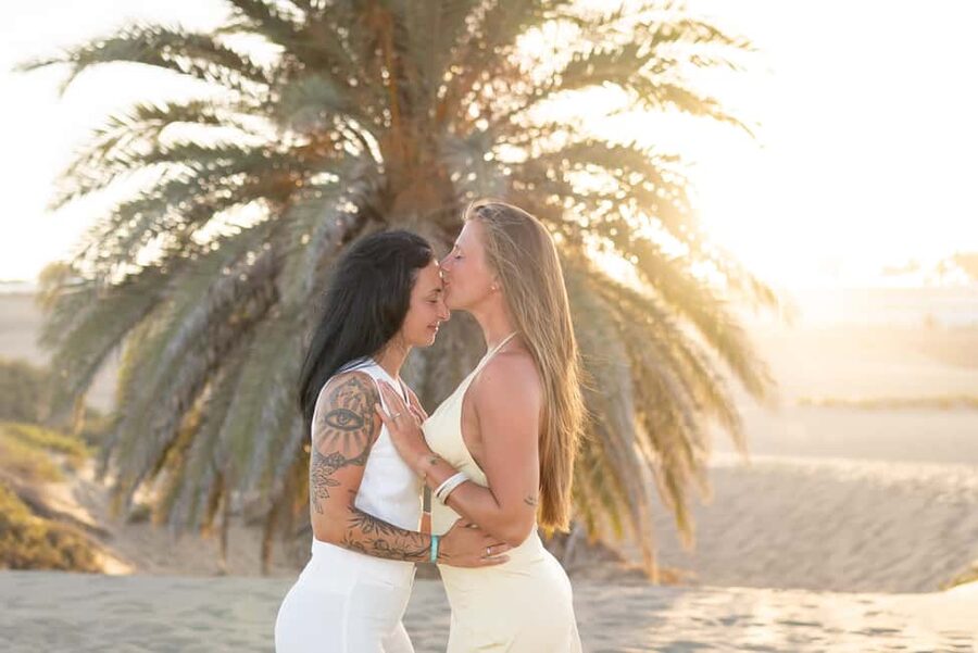 Maspalomas dunes: Vacation photoshoot - Capture your moments - Natural Moments, Posed Portraits, and Personal Style